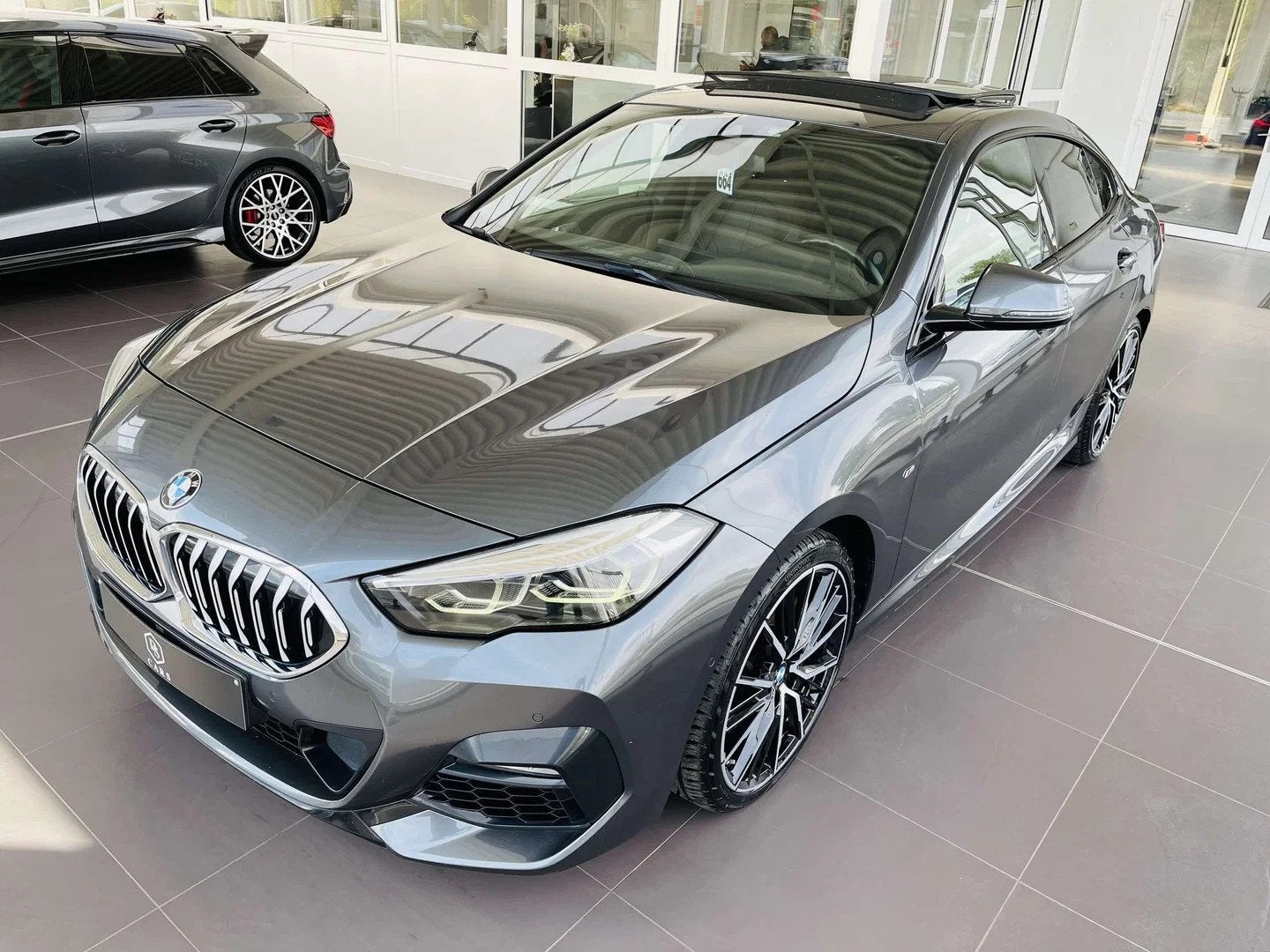 BMW 2 Serie 218 GC iA * GARANTIE + PACK M + TOIT PANO + LED, Autos, BMW, Argent ou Gris, Entreprise, Automatique, 117 g/km