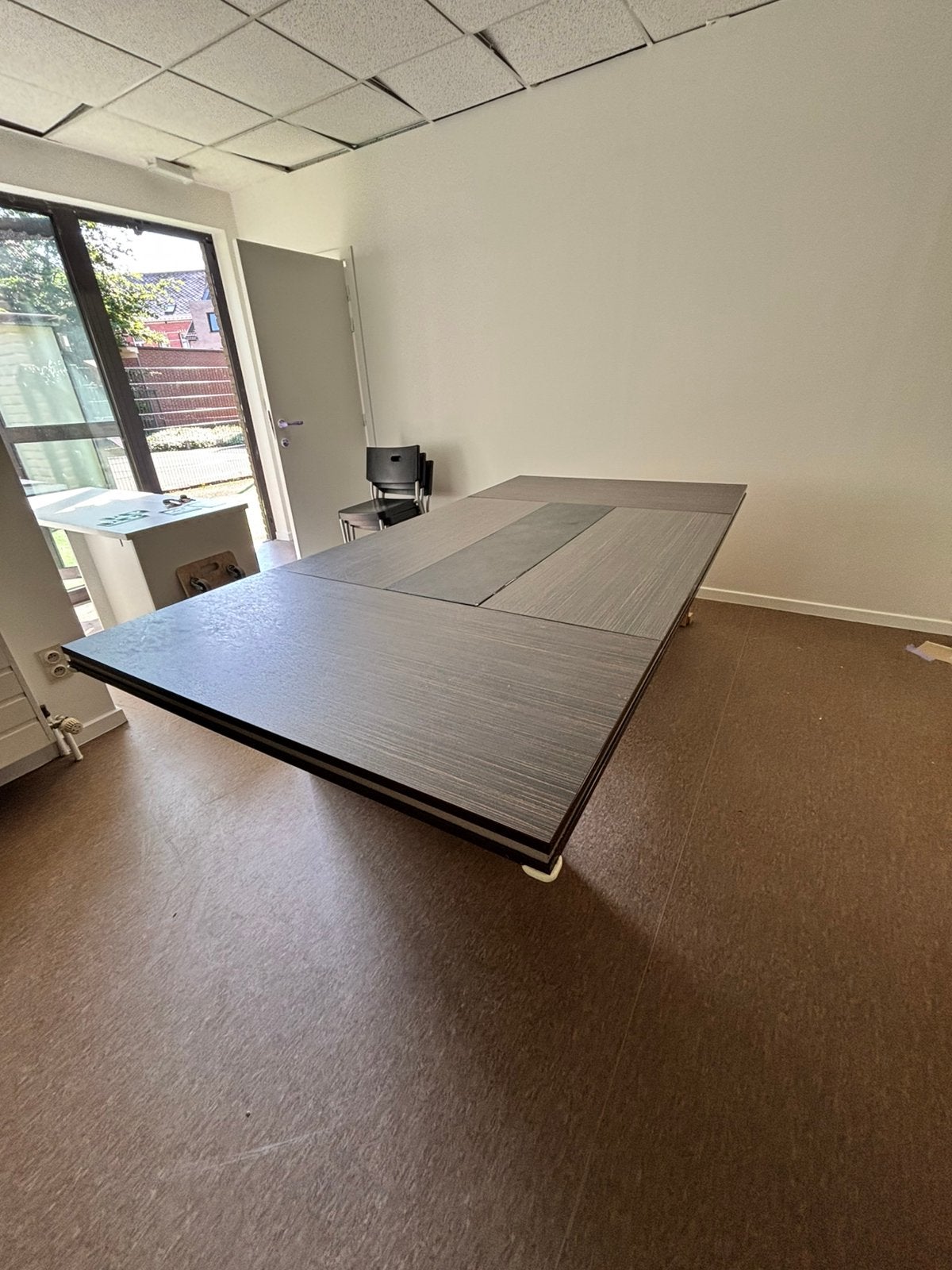 Grote tafel, gratis op te halen. GRATIS!, Ophalen, Gebruikt, 100 tot 150 cm, 200 cm of meer