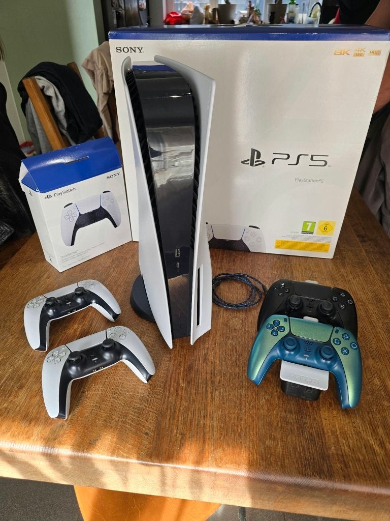 PS5 +87 GAMES+4 CONTROLLERS+KOPTELEFOON, Ophalen, Zo goed als nieuw, Playstation 5