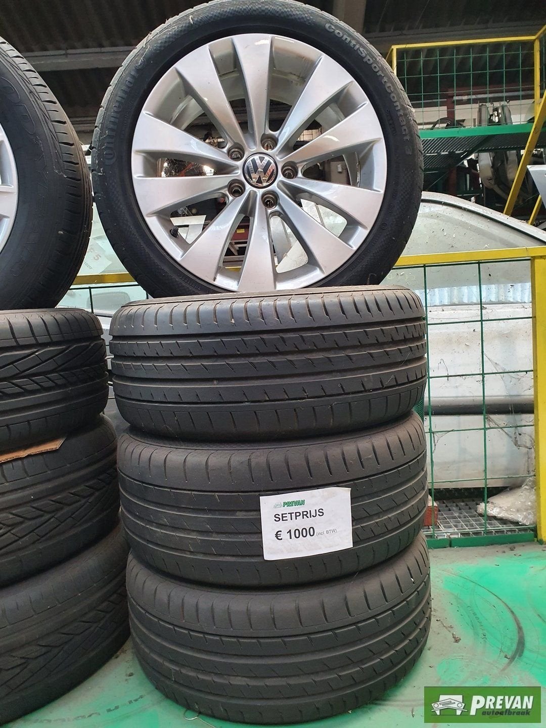 Volkswagen Scirocco zomerbanden met velgen 235/45/17 Contine, Gebruikt, -, -, Banden en Velgen