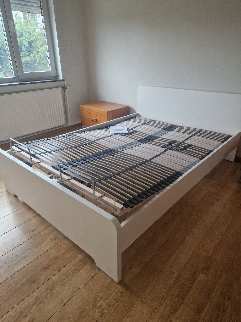 Ikea Bed, Huis en Inrichting, Ophalen, Verstelbaar, Wit, Tweepersoons