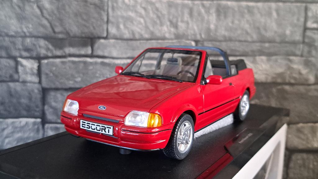 Ford Escort XR3i MK4 Cabriolet. 1:18éme, Neuf, OttOMobile, Enlèvement ou Envoi, Voiture