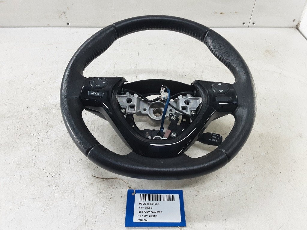VOLANT DIRECTION Peugeot 108 (01-2014/-), Kontakt-peugeot@peugeot.com, Utilisé, Peugeot Deutschland GmbH, Bahnhofsplatz
65423  Rüsselsheim, DE