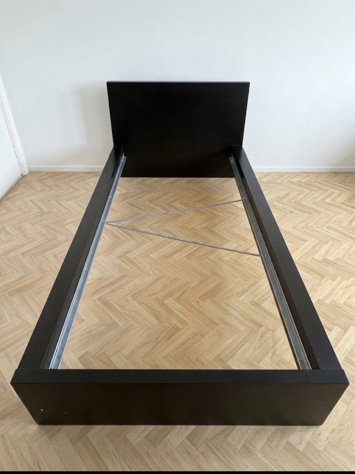⁠GRATIS -IKEA MALM eenpersoonsbed (90x200) – Enkel bedframe⁠, Ophalen, Gebruikt, 90 cm, Eenpersoons