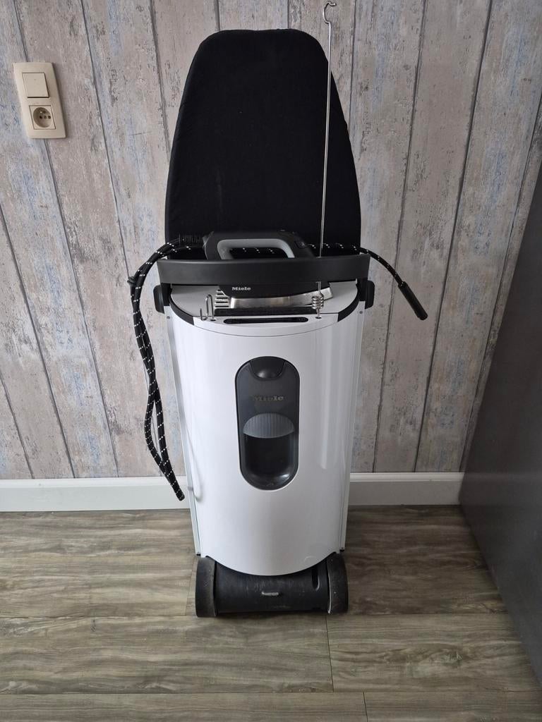 Miele stoomstrijkijzer, Electroménager, Fers à repasser & Planches à repasser, Enlèvement, Utilisé, Fer à repasser avec cordon