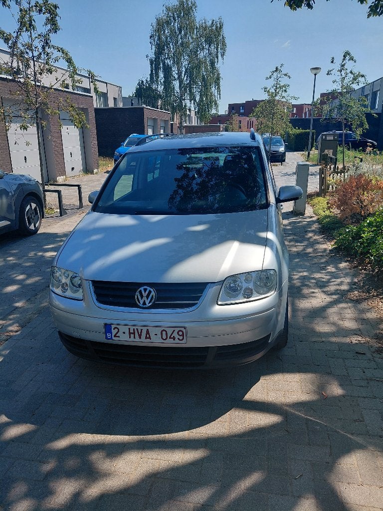 volkswagen touran(7 plaatsen), Argent ou Gris, Achat, 7 places, Boîte manuelle