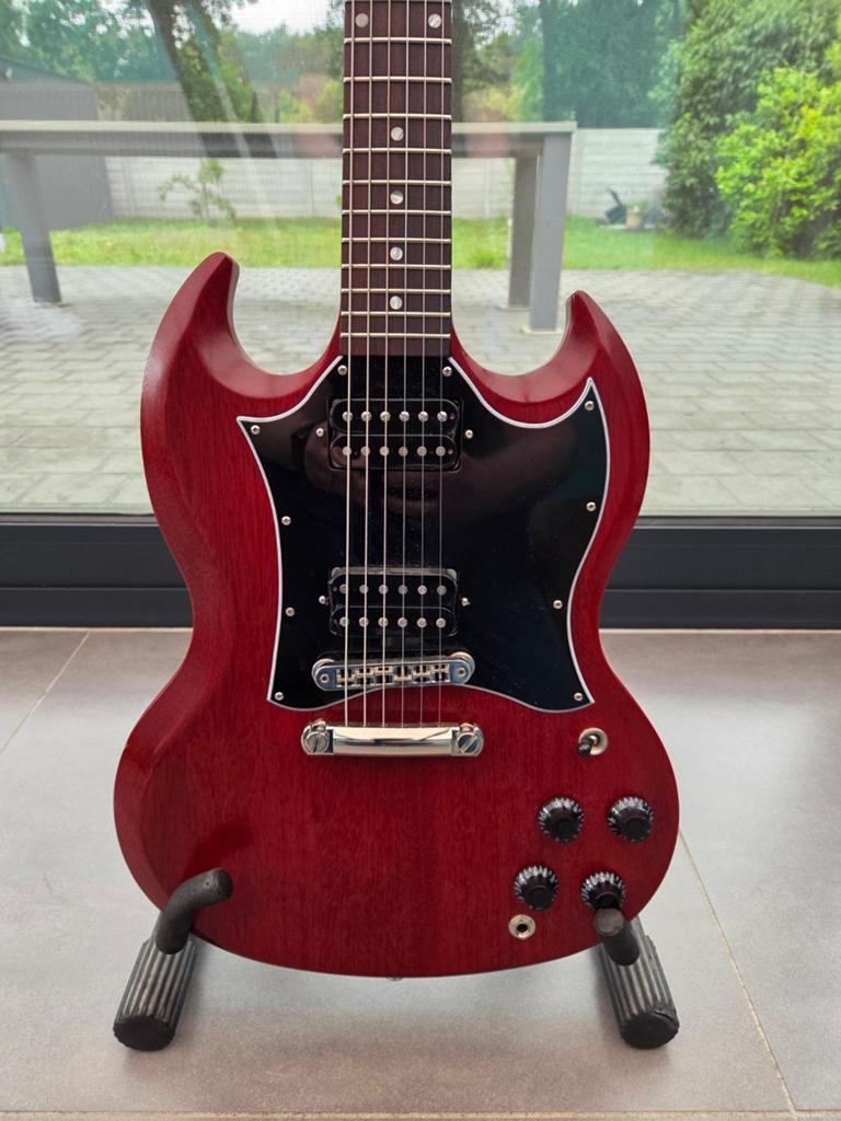 Gibson sg tribute cherry red, Musique & Instruments, Instruments à corde | Guitares | Électriques, Gibson, Enlèvement