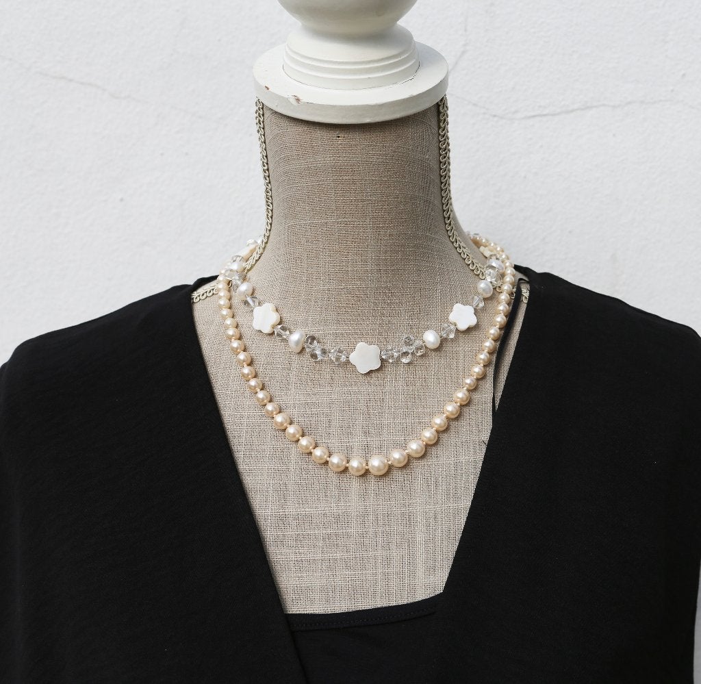 2 jolis colliers de qualité, Bijoux, Sacs & Beauté, Colliers, Enlèvement ou Envoi, Comme neuf, Blanc