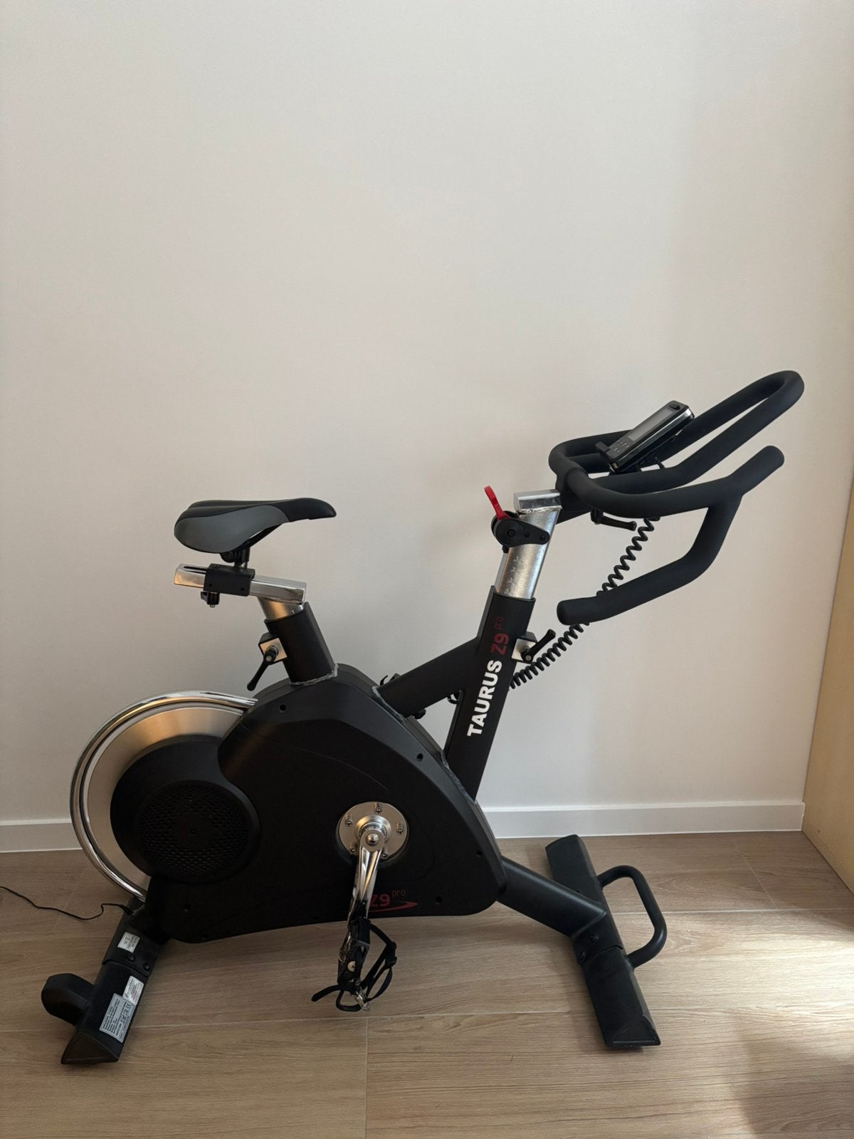 Taurus Z9 pro - hometrainer van topklasse, onberispelijk, Sport en Fitness, Ophalen, Zo goed als nieuw