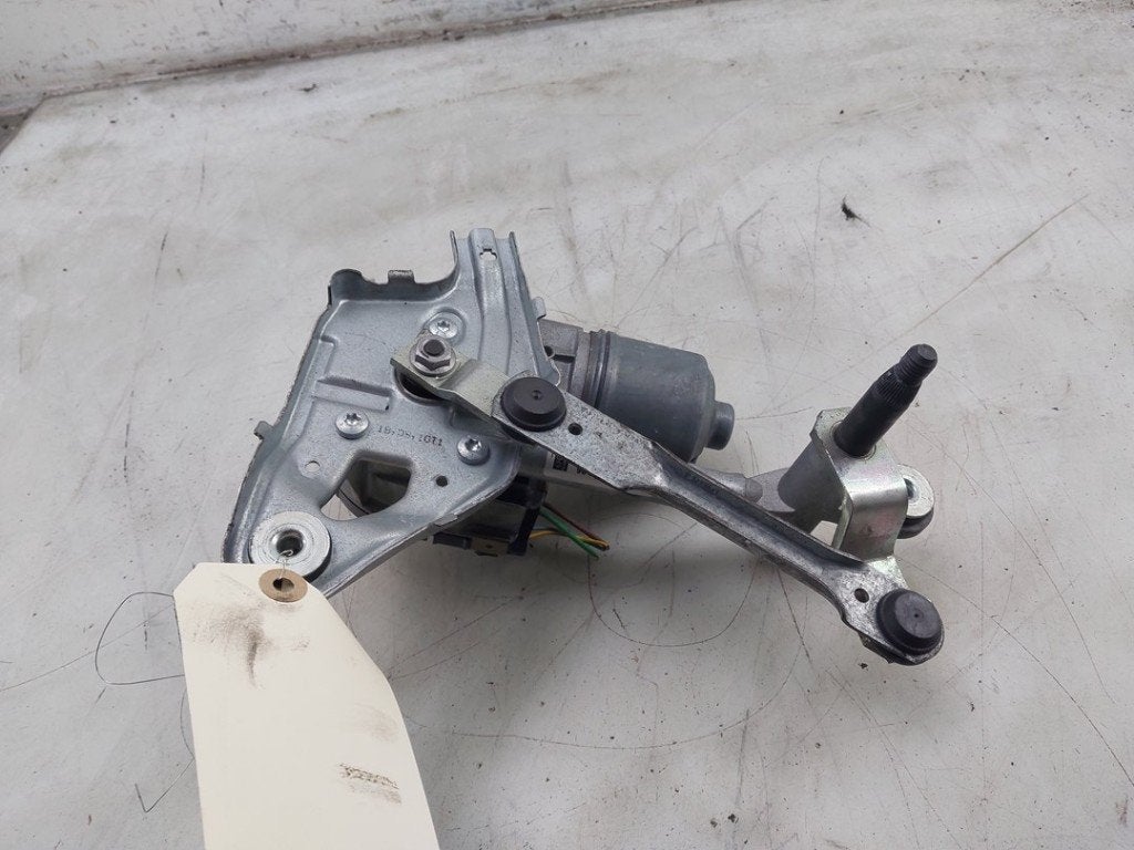 MOTEUR + TRINGLERIE ESSUIE GLACE AVANT 5008 I (0A / 0E), Robert Bosch AG, Utilisé, Robert-Bosch-Allee 1
74232  Abstatt, DE, Engineering@bosch.com