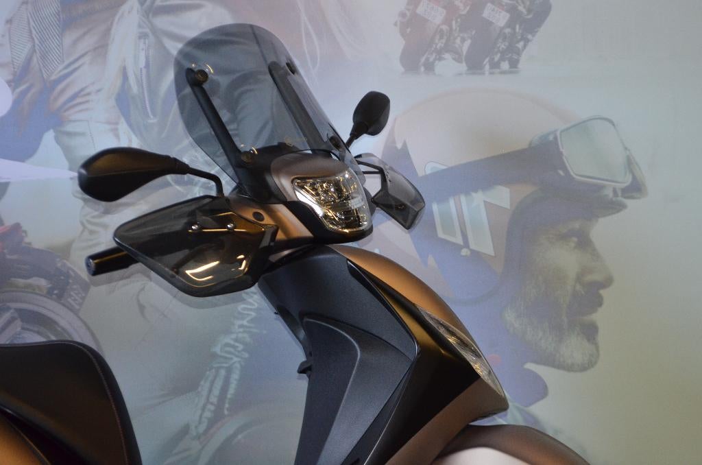 Piaggio Vespa Medley 125 cc B, nombreux extras  pérmis A1 -B, Scooter, Entreprise, Permis Moto A1 minimum, Contrôle de traction