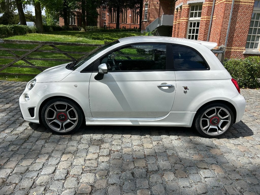 Abarth 595 - 1.4 T-Jet Turismo, Voorwielaandrijving, 4 zetels, 139 g/km, 4 cilinders