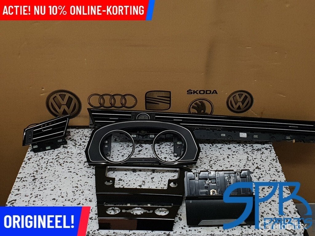 Interieurlijsten set HOOGGLANS zwart Passat CC 3G1819701A, Gebruikt, Volkswagen, Ophalen of Verzenden, Volkswagen