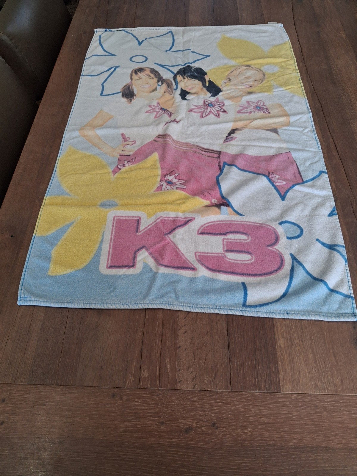 De originele K3 badhanddoek met de OG's, Enlèvement ou Envoi