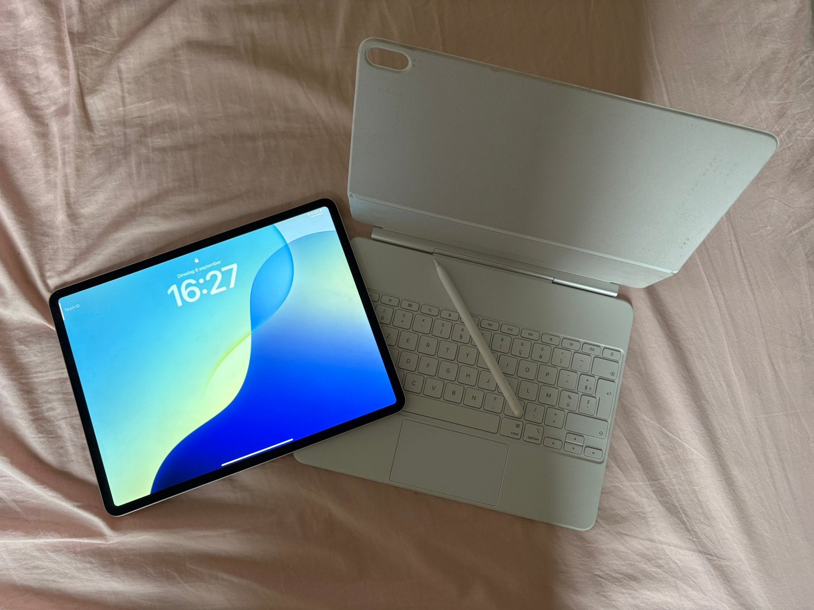iPad 13 met Apple Pencil Pro en Magic Keyboard, Neuf, Ipad 13, 13 pouces ou plus, Enlèvement