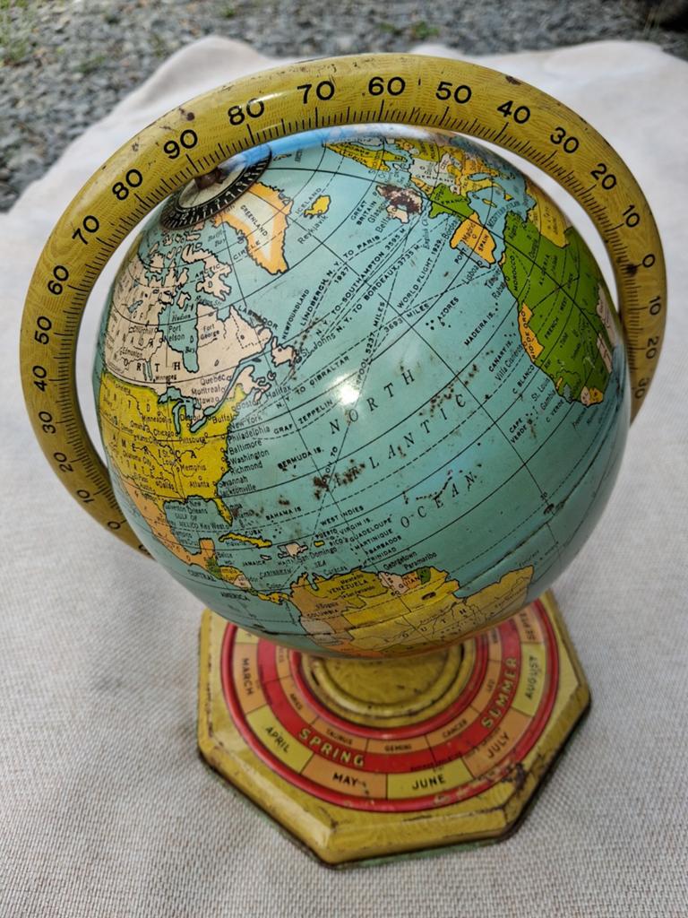 metalen globe ca 1930 met jaargetijden, horoscoop,..., Ophalen