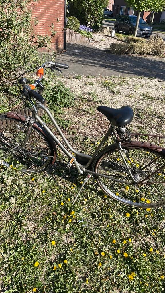 Fiets met ingebouwd hangslot voorste band laten checken, Enlèvement, Comme neuf