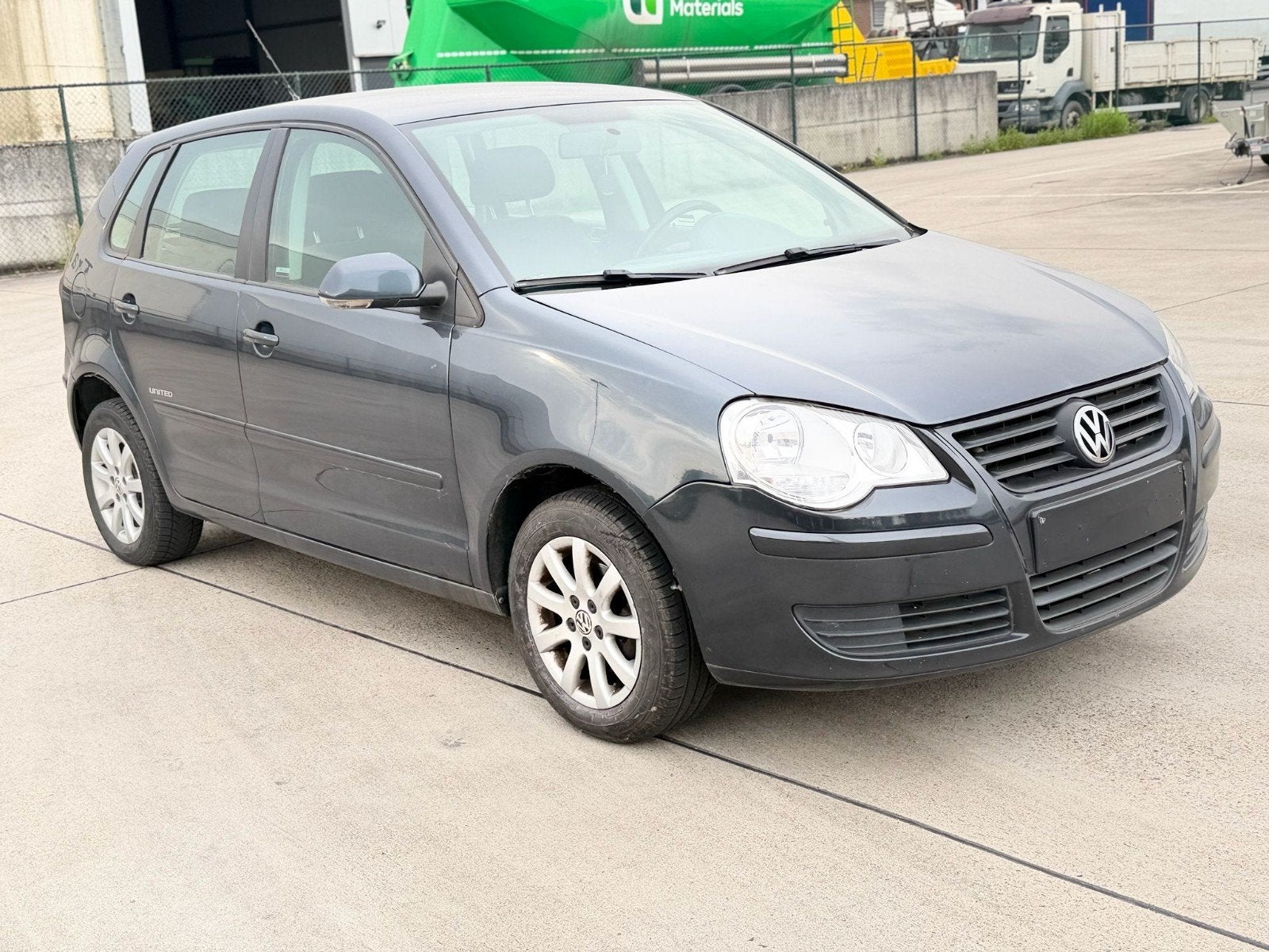 La Volkswagen Polo 1.4 à essence démarre et parcourt parfait, Autos, Achat, Entreprise, 5 portes, Essence