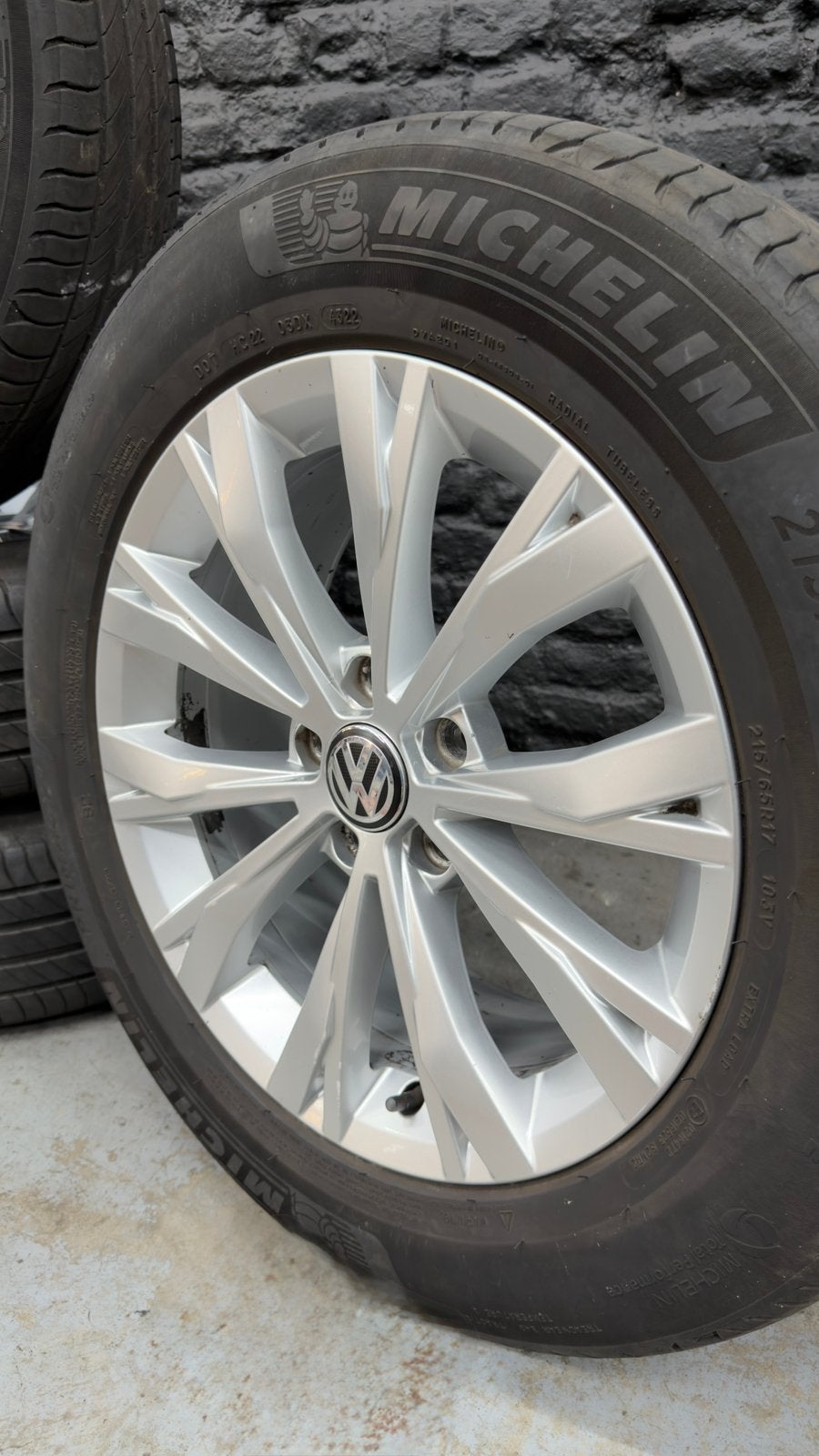 JANTES ORIGINE VW 17” + PNEUS MICHELIN • OCCASION NEW • SET, Enlèvement, Audi