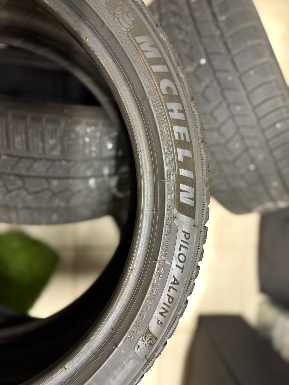 2x Pneus Michelin Hiver 225/40 R19, Ophalen, Zo goed als nieuw
