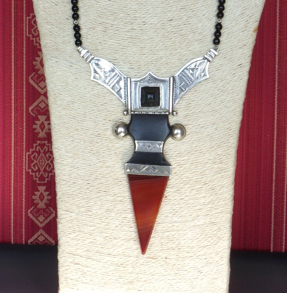Ketting met Toeareg-hanger in zilver, agaat en ebbenhout, Ophalen of Verzenden, Zo goed als nieuw, Met edelsteen, Zilver