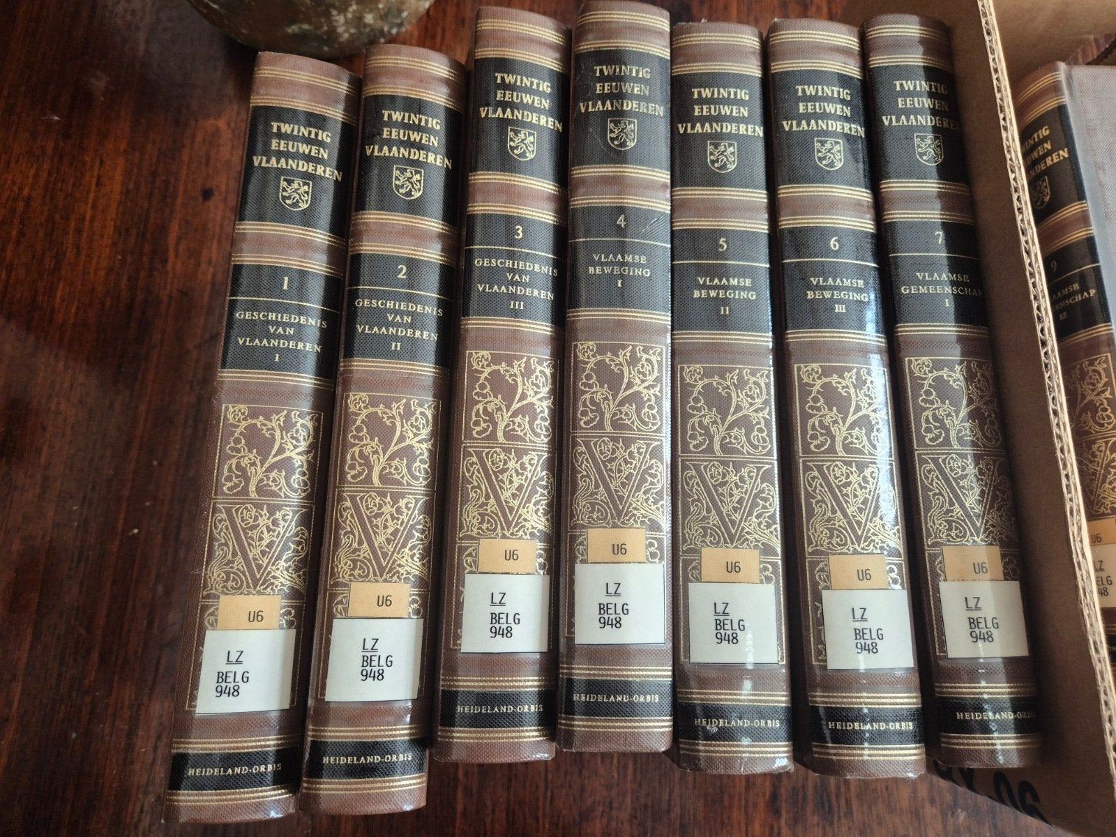 l'histoire de la Flandre en 15 volumes., Enlèvement