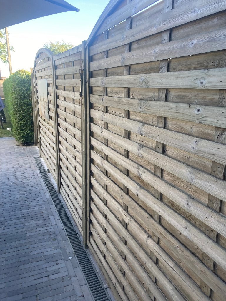 Schutting hout met poort  merk Collstrop, Jardin & Terrasse, Écrans de jardin, Utilisé, Bois, 150 à 200 cm, 200 cm ou plus, Enlèvement