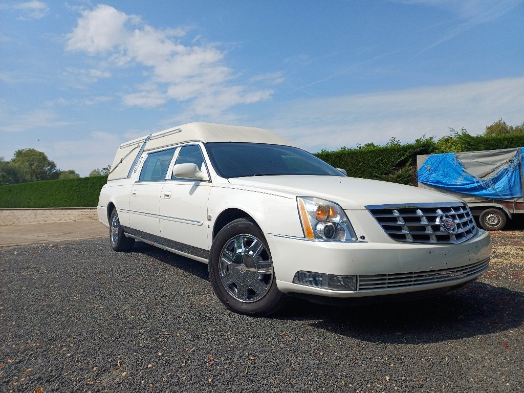 Cadillac DTS rouwvoertuig, Autos, Cuir, Autres modèles, 2 places, Carnet d'entretien