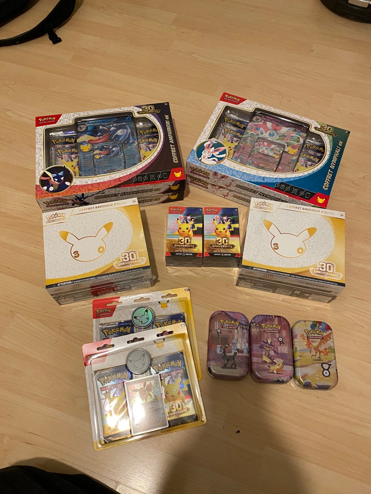 Big combo deal! Pokemon 30th celebrations!, Hobby en Vrije tijd, Ophalen of Verzenden, Zo goed als nieuw, Booster