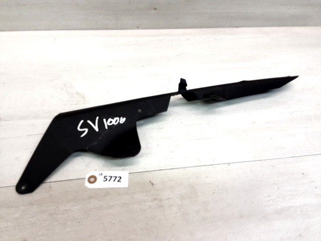 SV1000 2003 - 2009 Suzuki Kettingcover D1-48329