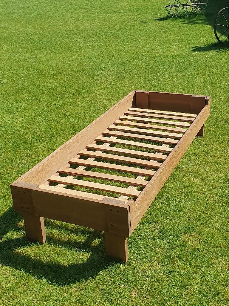 2 x lit en bois artisanal très solide, Enlèvement ou Envoi, Lit ARTISANAL - pas de style, mais très rustique  et vintage !, Brun