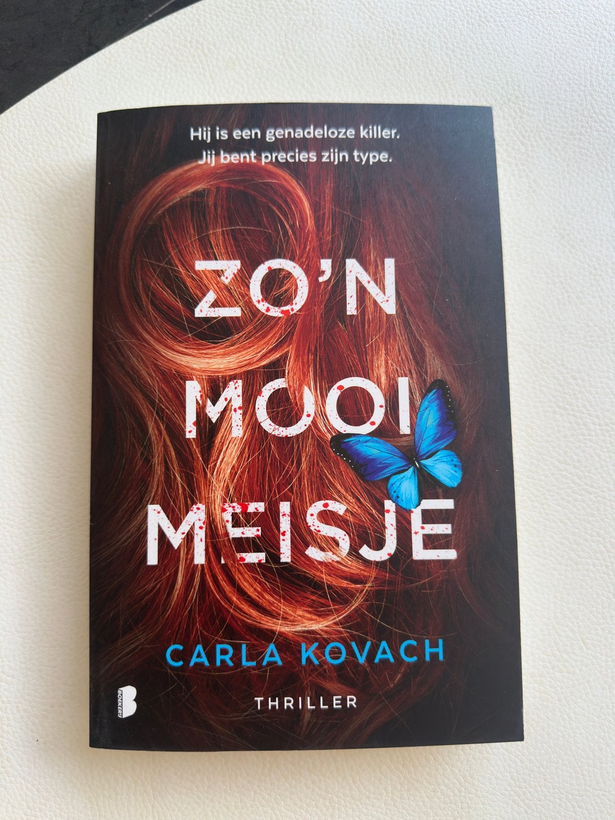 Zo’n mooi meisje - Carla Kovach, Boeken, Ophalen of Verzenden, Nieuw, Nederland