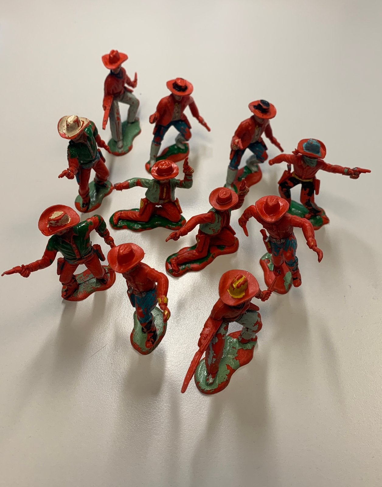 Lot de 11figurines Crescent Toys Cowboys années 1950/1960, Enlèvement ou Envoi, Utilisé, 1:35 à 1:50, Personnage ou Figurines