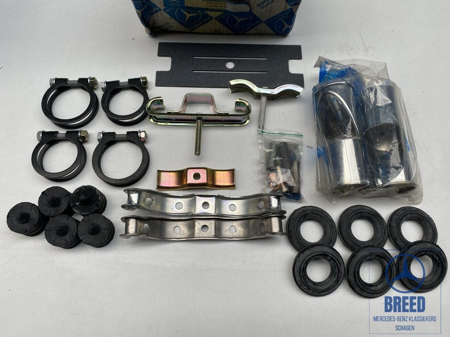 NOS montageset uitlaat voor Mercedes-Benz W116 S-Klasse, Auto-onderdelen, -, Nieuw, Ophalen of Verzenden, -
