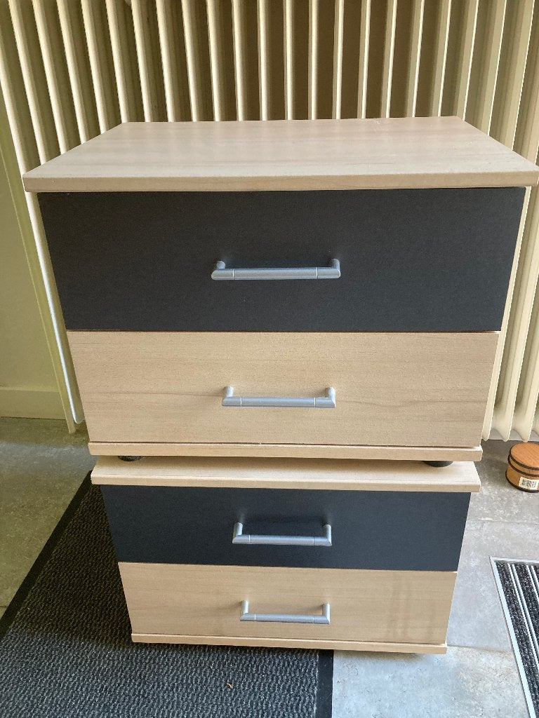 Table de nuit, Maison & Meubles, Chambre à coucher | Tables de chevet, Enlèvement, Utilisé