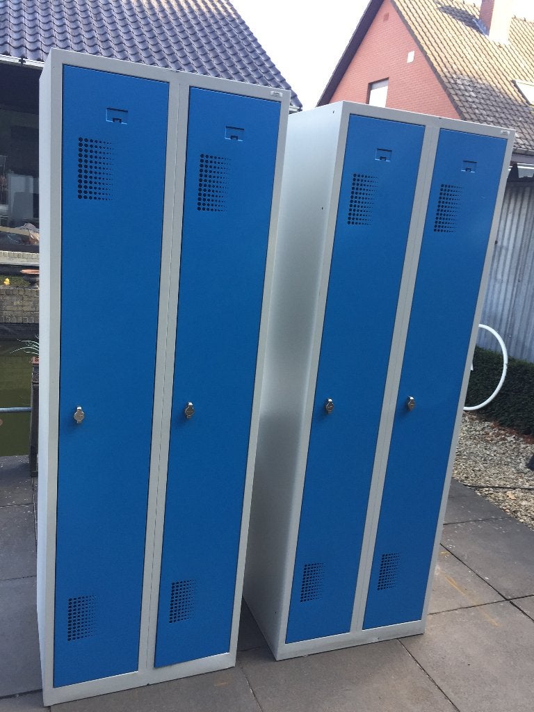 Degelijke 2 - deurs lockers / lockerkasten . In goede staat, Ophalen, Zo goed als nieuw