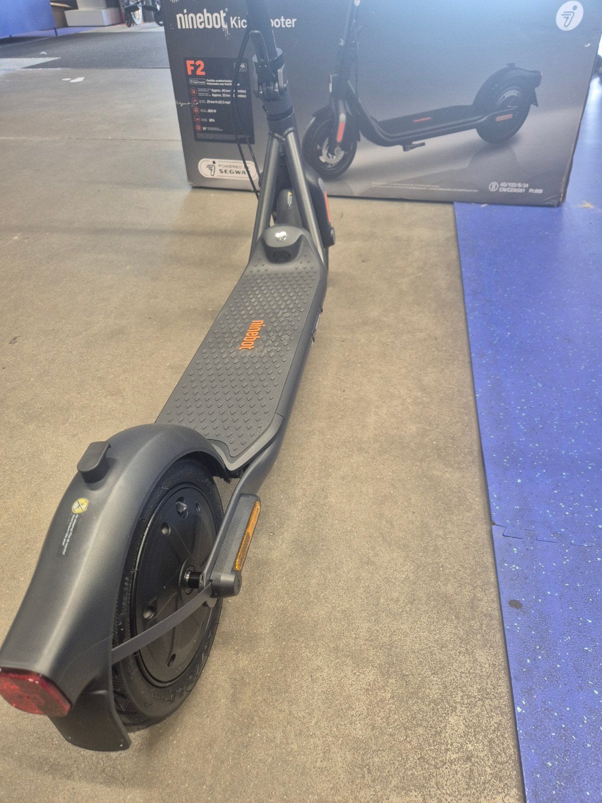 Trotinette Neuve Segway Ninebot F2 E II dans sa boite, Vélos & Vélomoteurs, Enlèvement, Neuf, Step électrique (E-scooter), Segway Ninebot