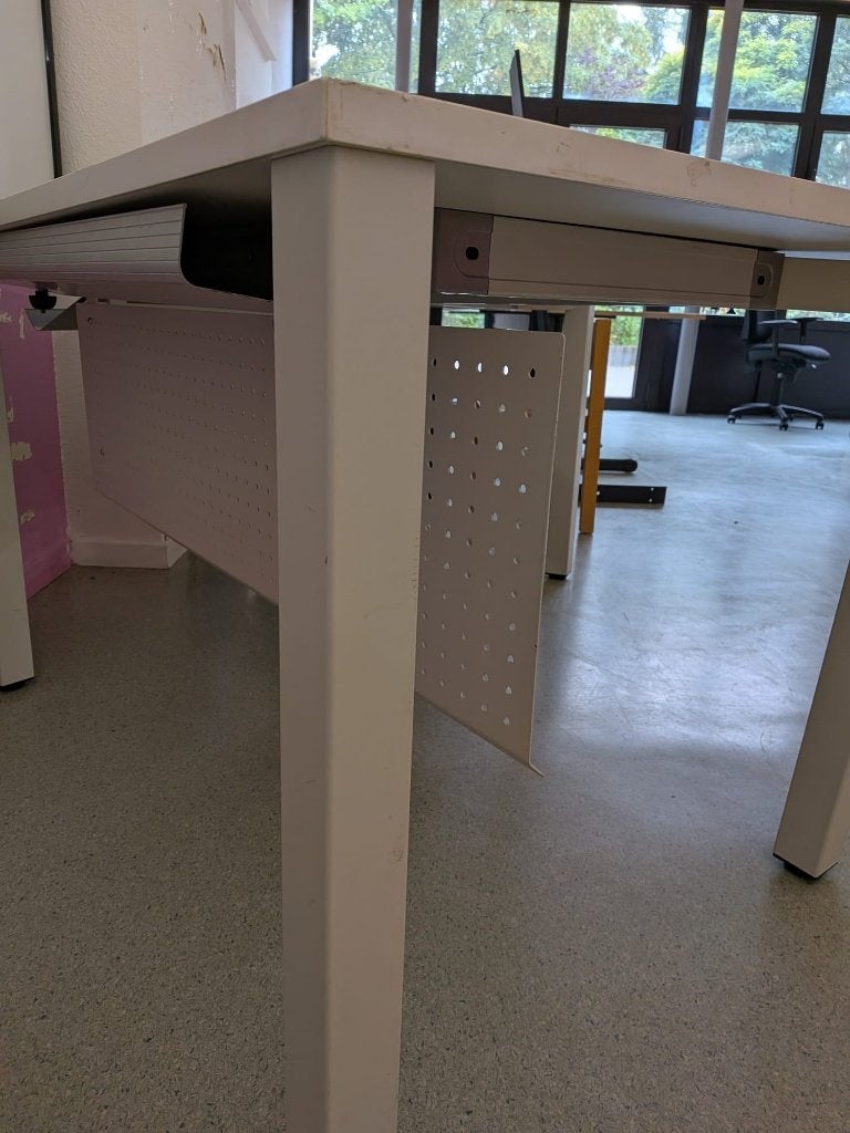 2 grote kantoren in goede staat, Huis en Inrichting, Ophalen, Gebruikt, 100 cm, Bruin