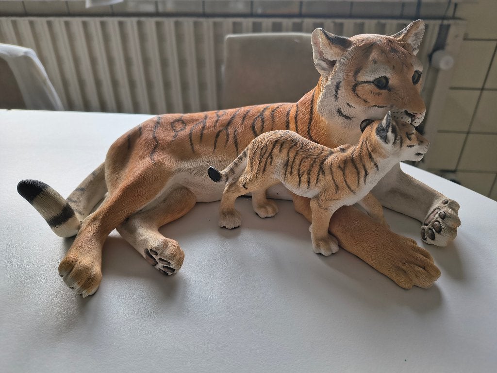 Beeld met tijger met jong., Antiquités & Art, Curiosités & Brocante, Enlèvement