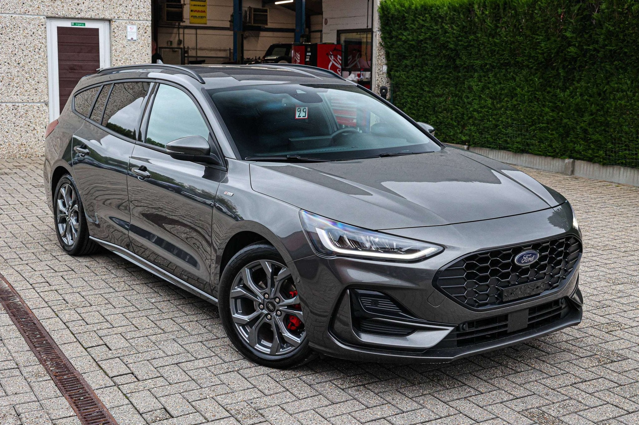 Ford Focus ST-LINE*ZETELVERWARMING*ZETEL+STUURVERWARMING*NAV, Autos, Ford, Argent ou Gris, Achat, 998 cm³, Entreprise
