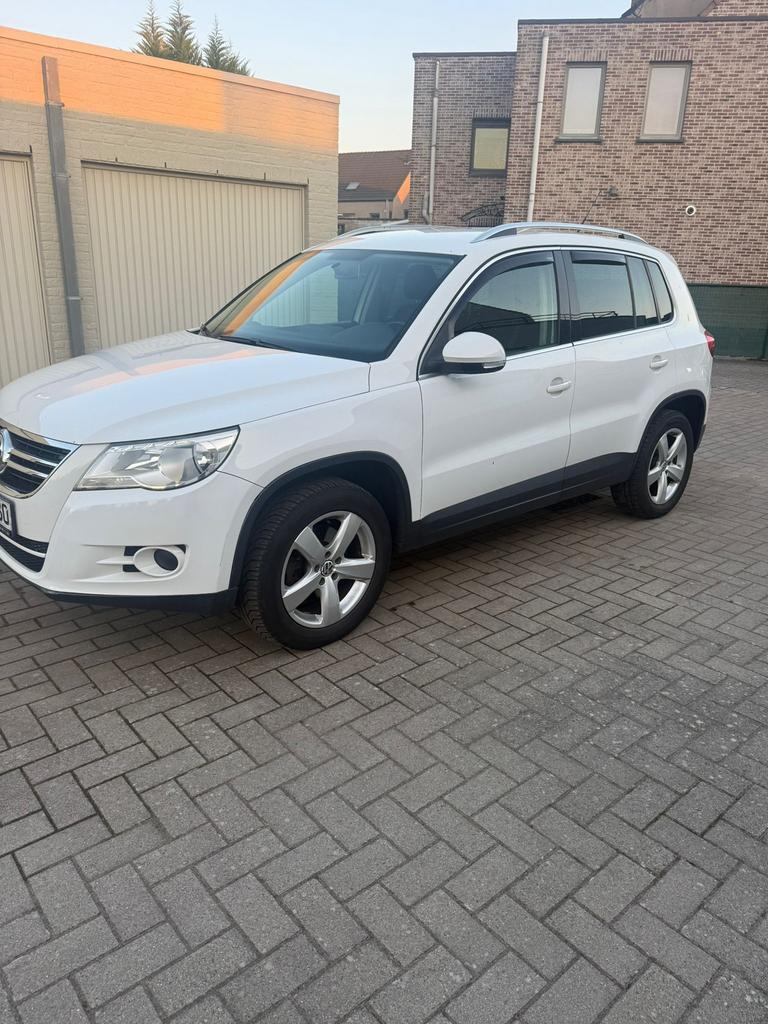 Tiguan heel mooie en proper auto, Bedrijf, Tiguan, Te koop, Benzine