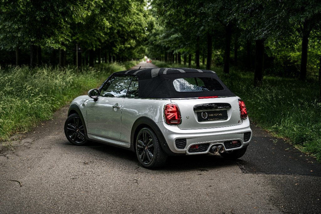 MINI Cooper S Cabrio*PACK JCW*AUTOMATISCH*CAR PLAY*, Auto's, Mini, 1998 cc, Cabriolet, Leder, Bedrijf