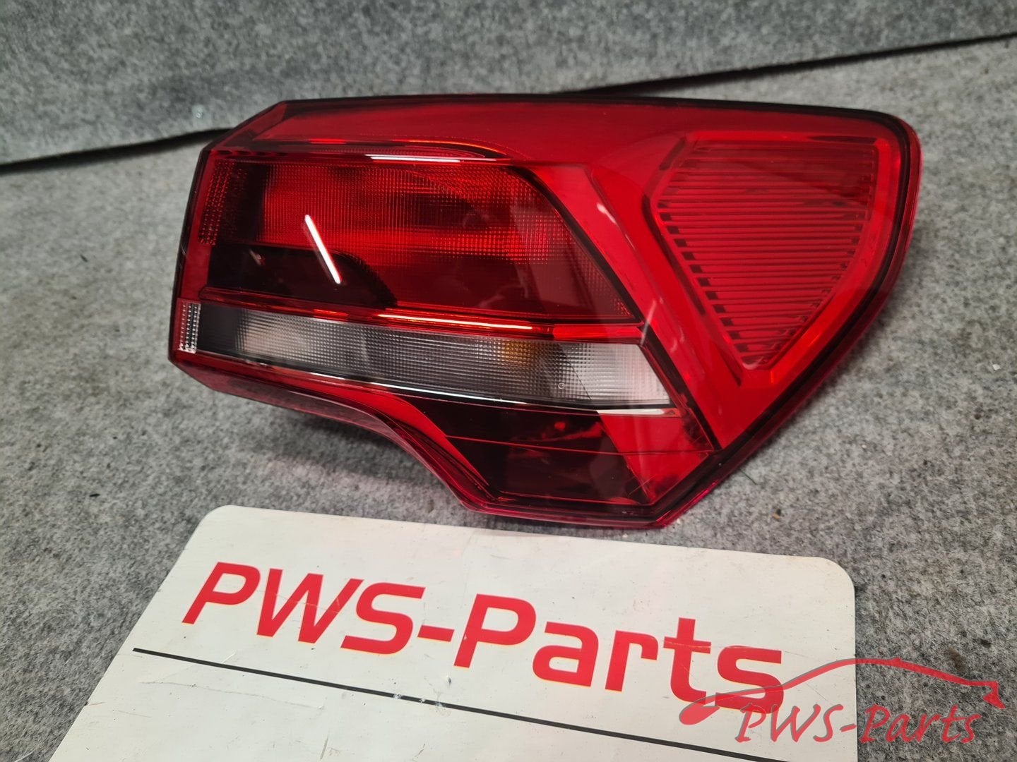 AUDI Q3 83A SPORTBACK ACHTERLICHT RECHTS ORIGINEEL, -, Audi, Utilisé, -