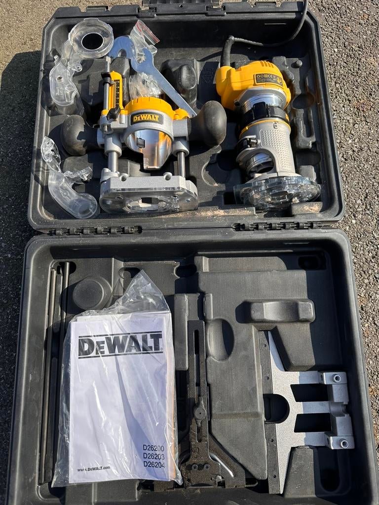 DeWALT bovenfrees D26204-QS, Ophalen