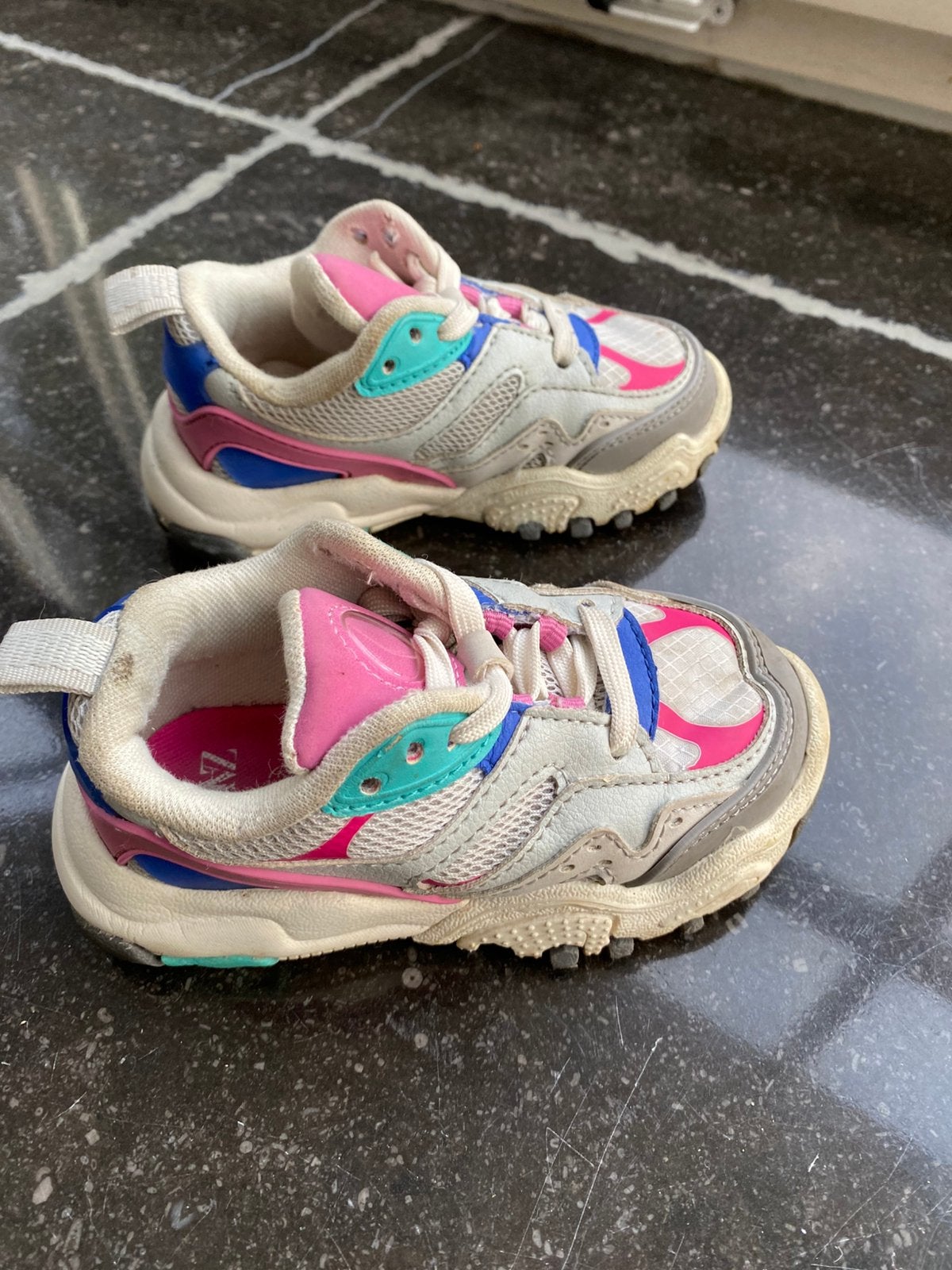 Sneakers maat 23 van zara, Ophalen, Kinderen, Verstelbaar, Gebruikt
