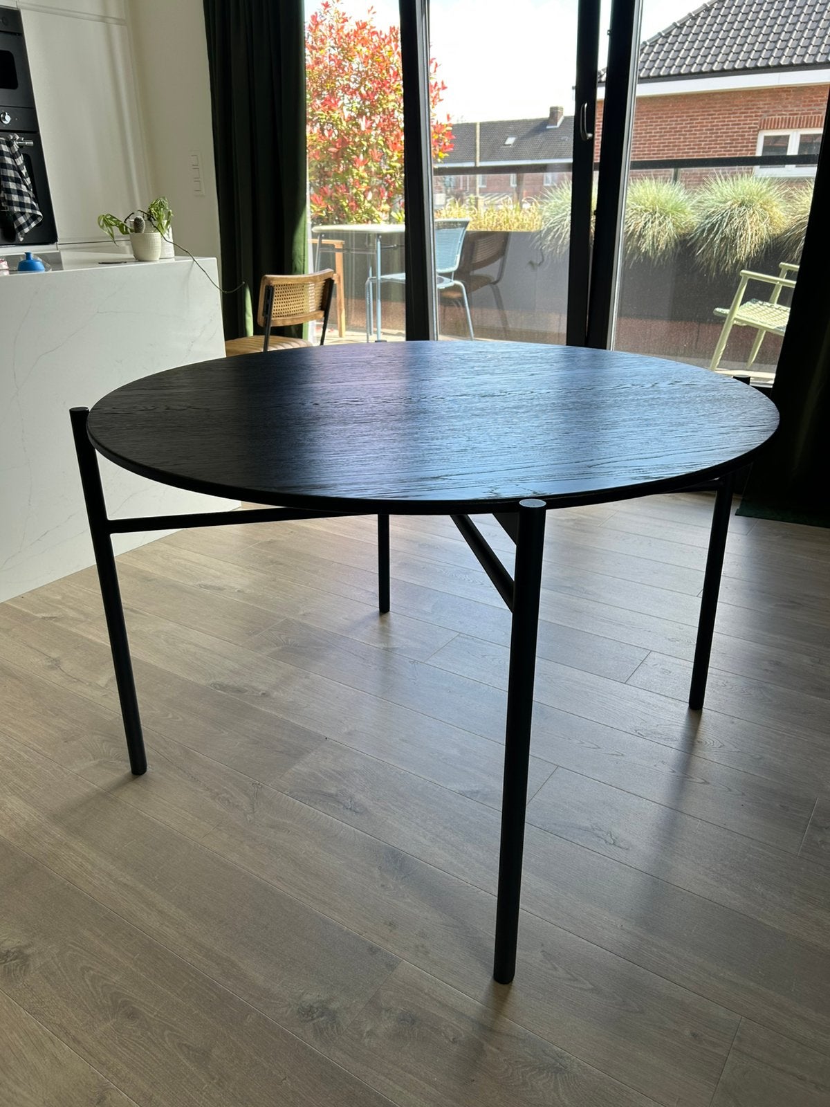 Zwarte ronde eettafel - Rowico Home - 120 cm, Huis en Inrichting, Tafels | Eettafels, Ophalen, Rond, Zo goed als nieuw, Vier personen