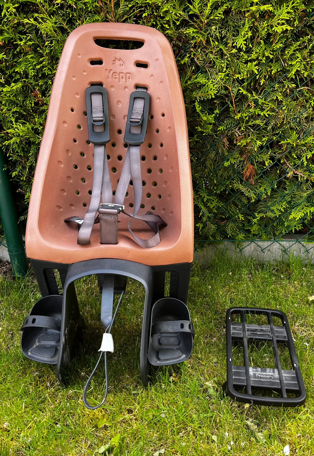 Siège de vélo Yepp marron avec support de montage, Vélos & Vélomoteurs, Accessoires vélo | Sièges de vélo, Enlèvement, Comme neuf