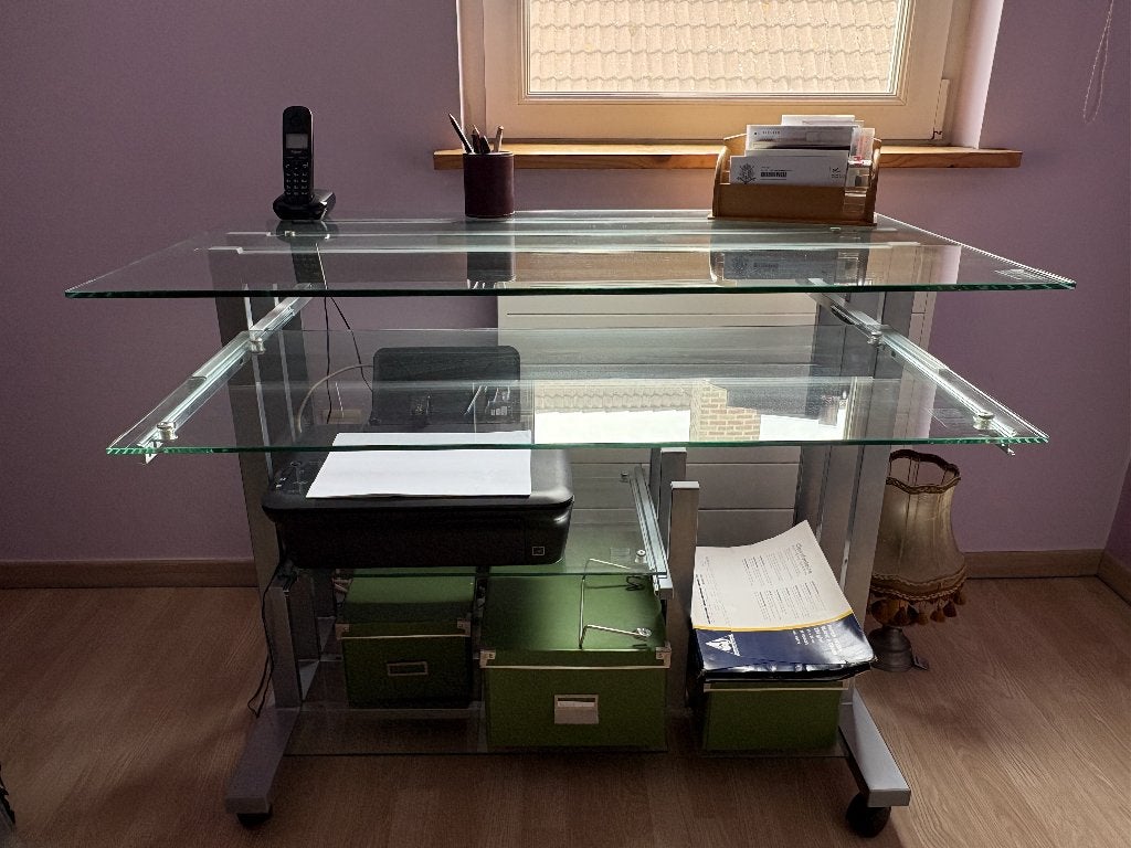 Glazen bureau, Ophalen, Gebruikt, Met wielen, 104 cm