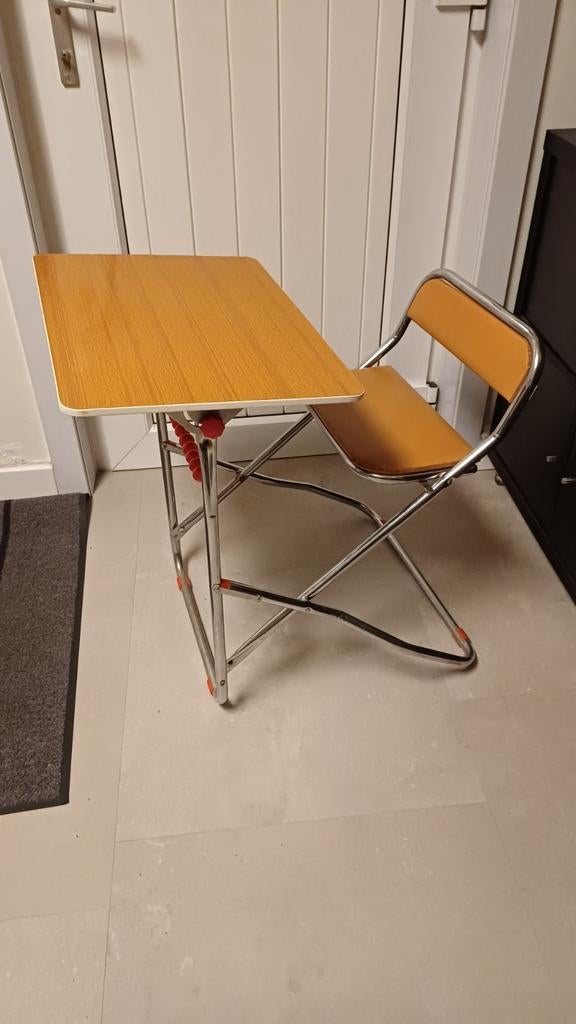 vintage opvouwbaar kinderbureau met stoel, Huis en Inrichting, Vintage, Ophalen of Verzenden, Kinderbureau