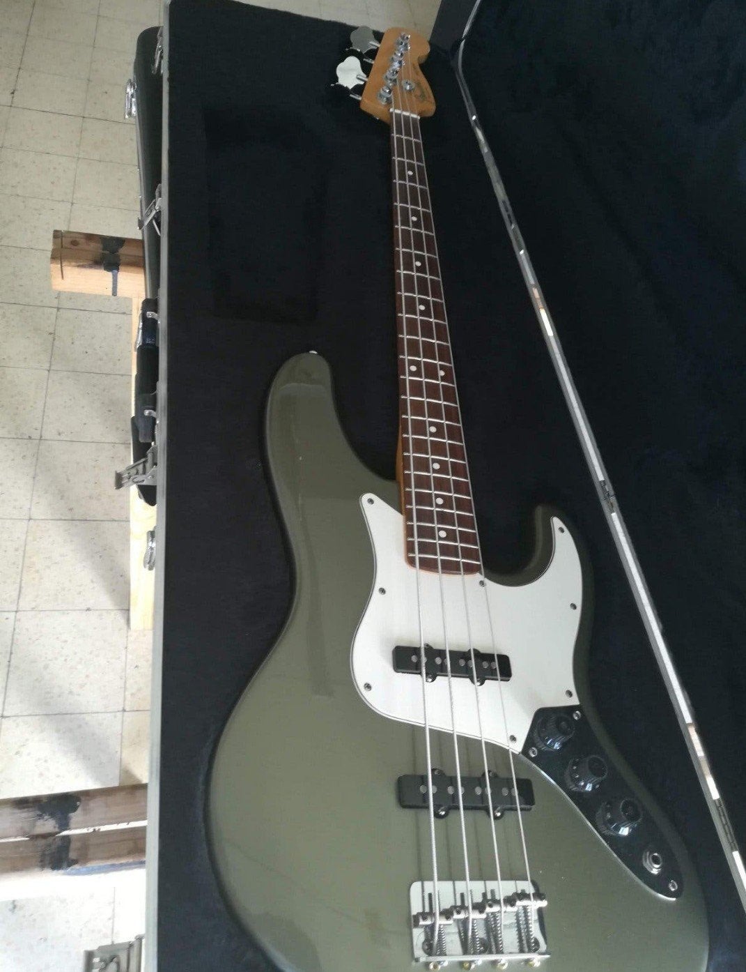 Fender jazzbass usa incl case, Musique & Instruments, Instruments à corde | Guitares | Basses, Enlèvement ou Envoi